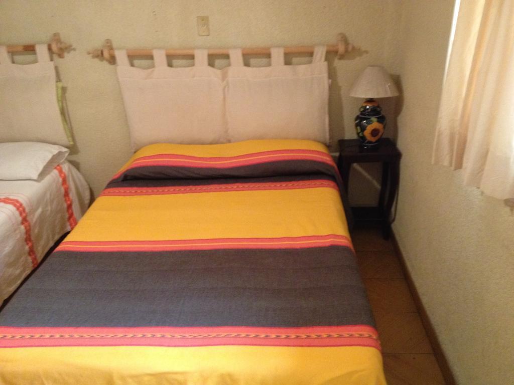 Hostal Casa Castillo Morelia Room photo