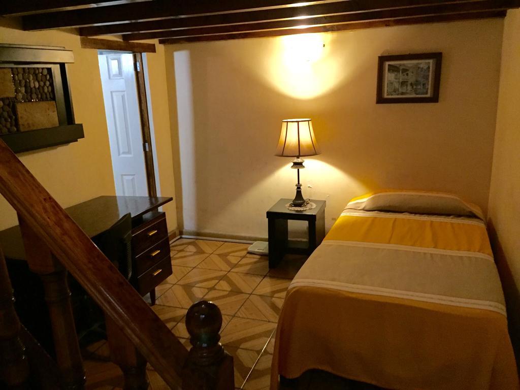 Hostal Casa Castillo Morelia Room photo