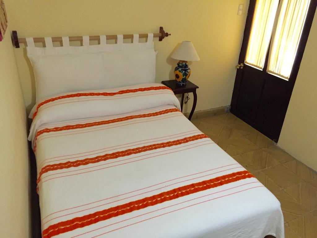 Hostal Casa Castillo Morelia Room photo
